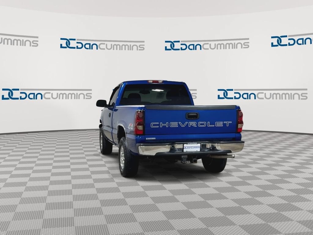 2004 Chevrolet Silverado 1500 Reg Cab 119.0" WB 4WD