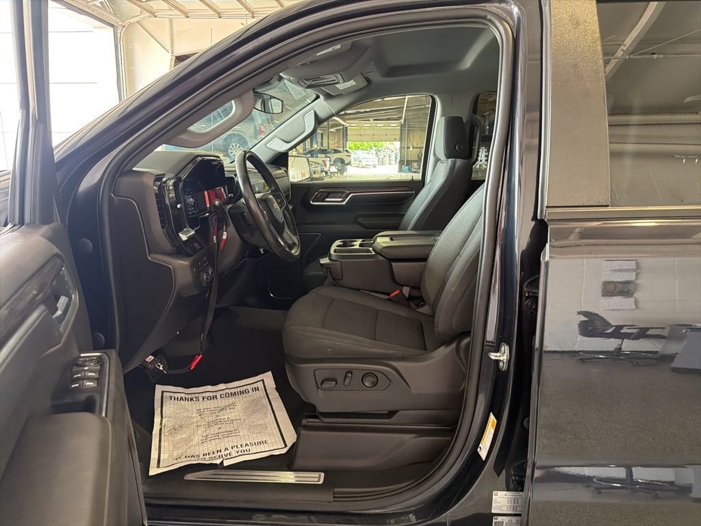 2022 Chevrolet Silverado 1500 LT (2FL)