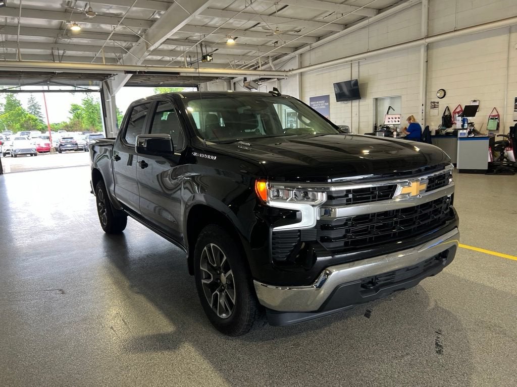 2025 Chevrolet Silverado 1500 LT (2FL)