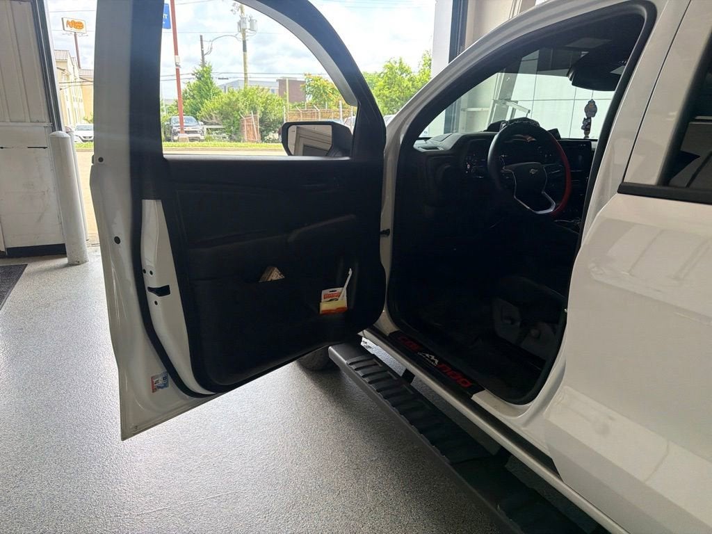 2025 Chevrolet Colorado WT/LT
