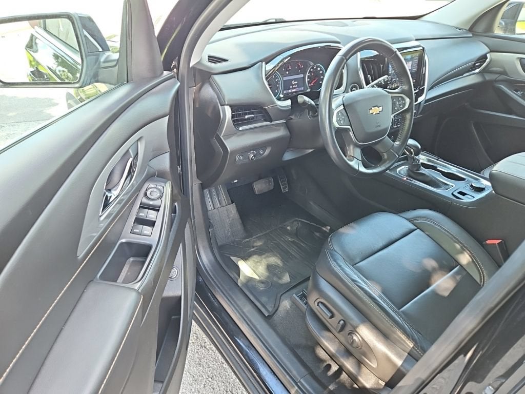 2021 Chevrolet Traverse LT Leather