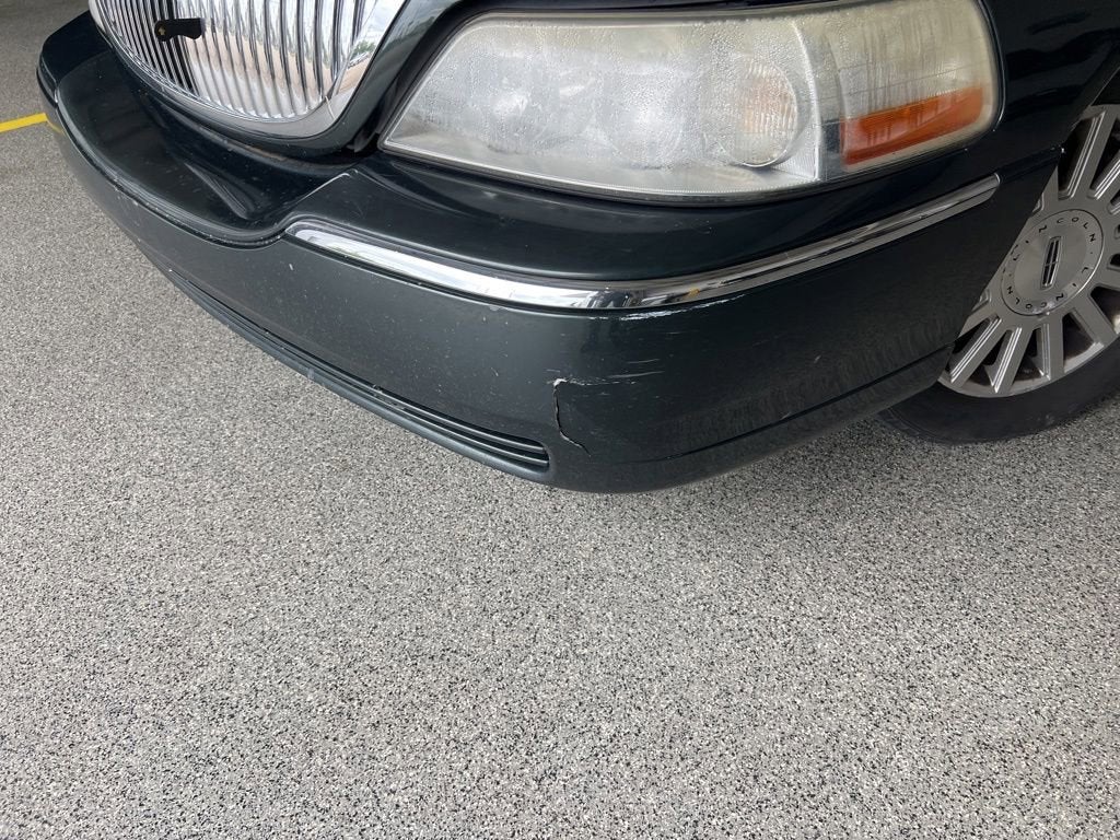 2003 Lincoln Town Car Signature