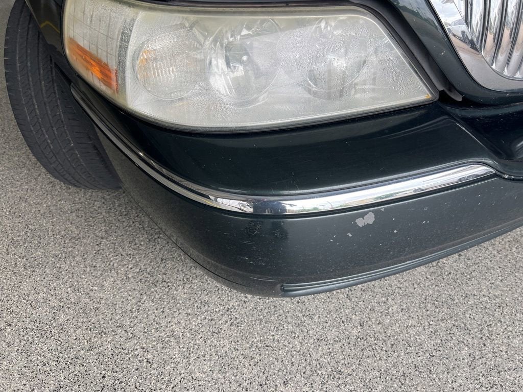 2003 Lincoln Town Car Signature