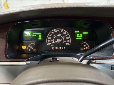 2003 Lincoln Town Car Signature