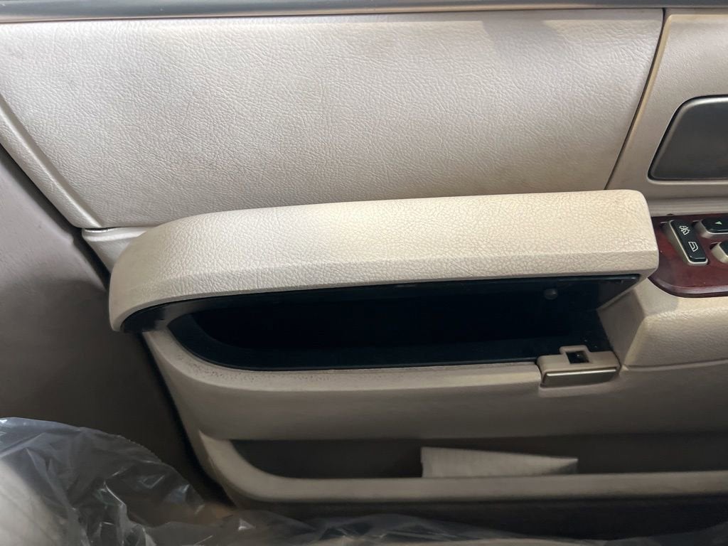 2003 Lincoln Town Car Signature