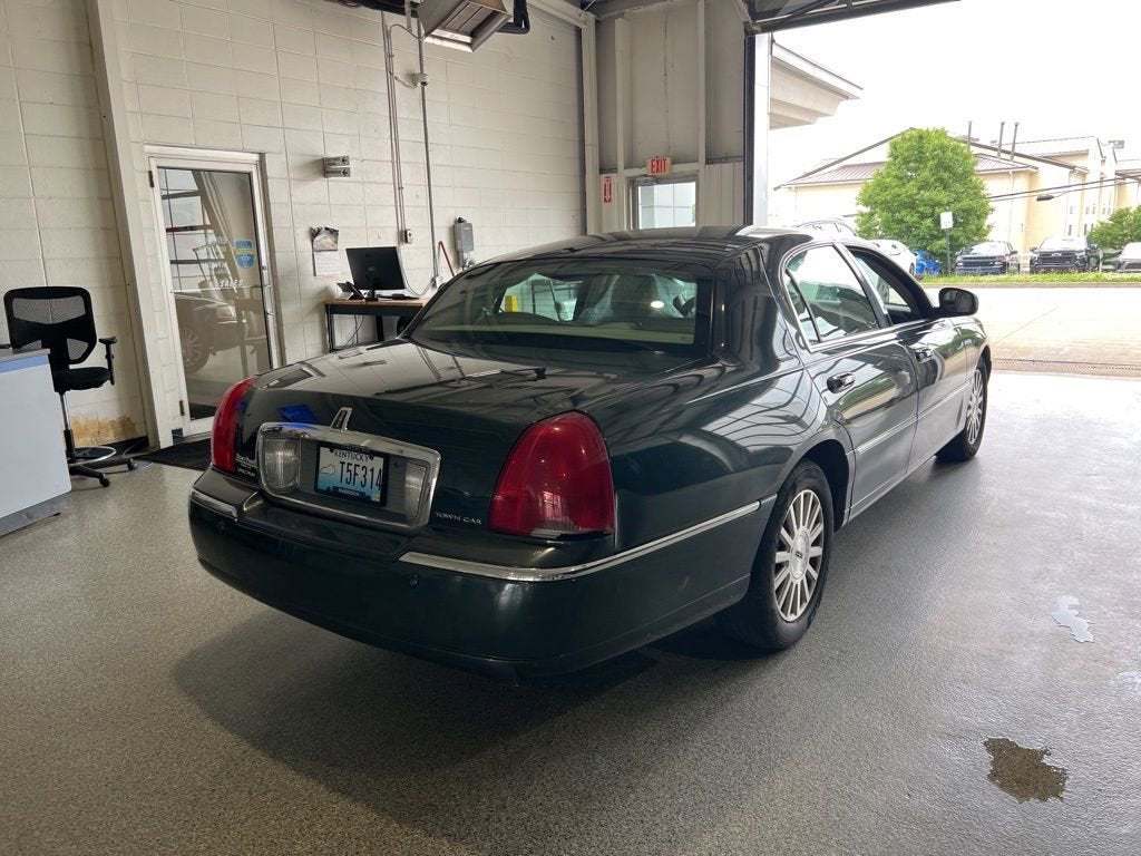 2003 Lincoln Town Car Signature