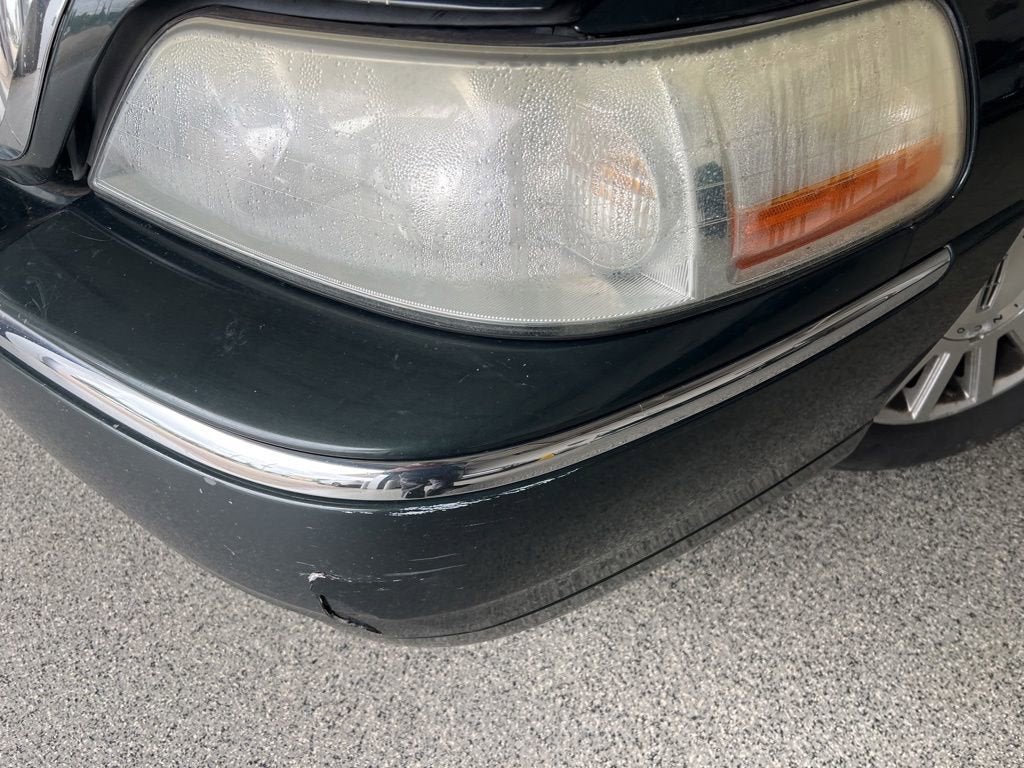 2003 Lincoln Town Car Signature