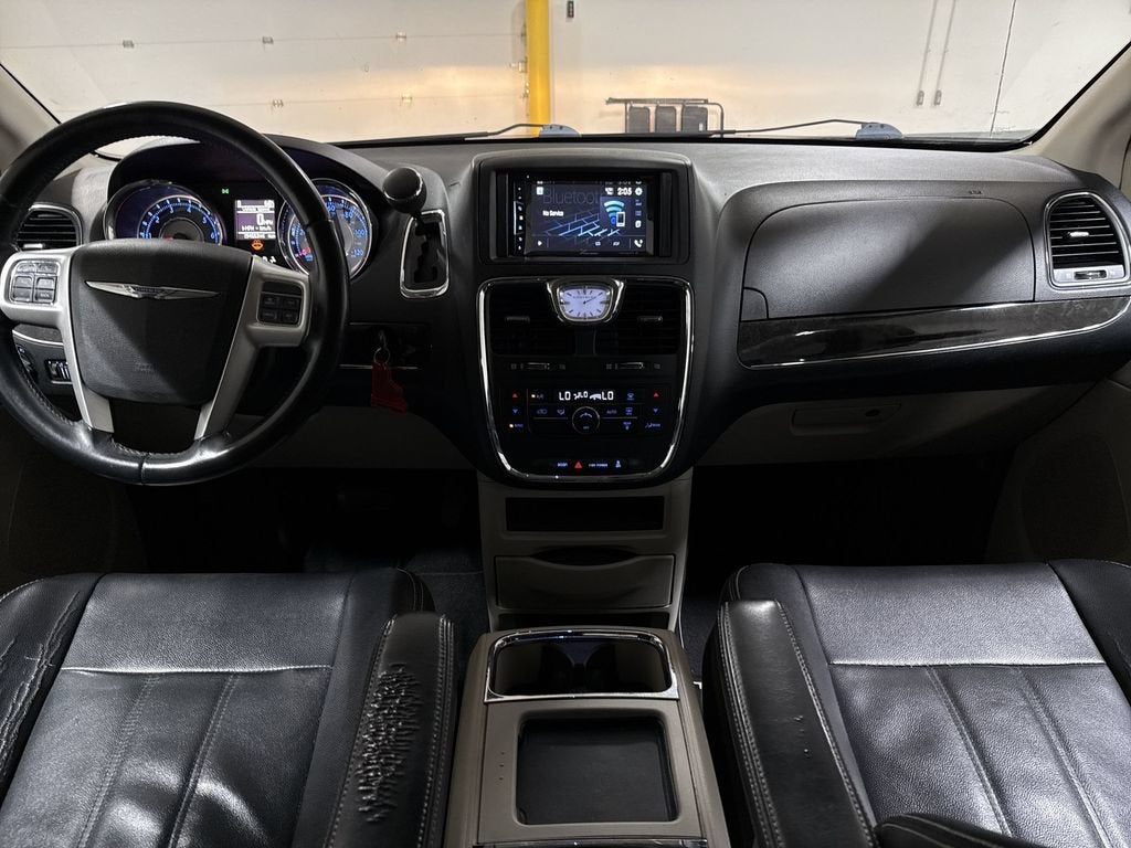 2014 Chrysler Town & Country Touring