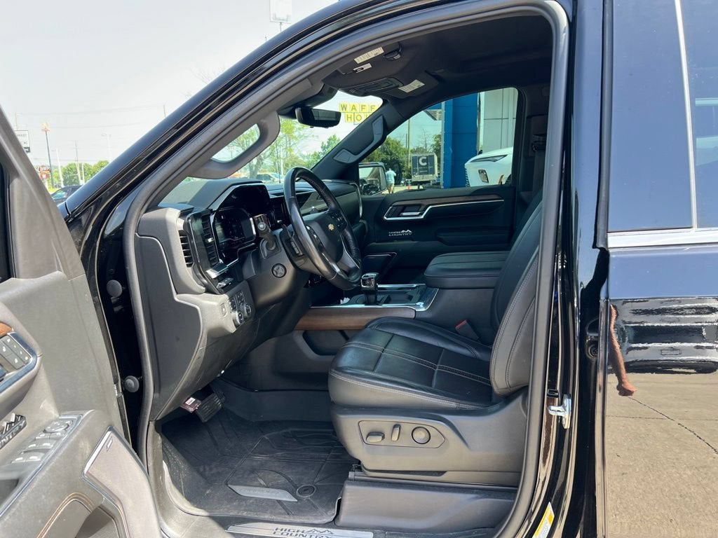 2023 Chevrolet Silverado 1500 High Country