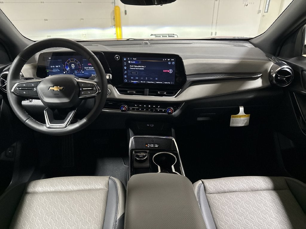 2027 Chevrolet Equinox LT - Photo 10