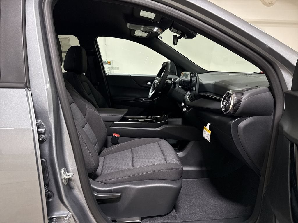 2027 Chevrolet Equinox LT - Photo 22