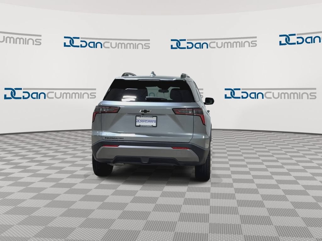 2027 Chevrolet Equinox LT - Photo 7