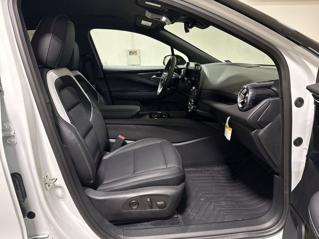 2025 Chevrolet Blazer EV LT - Photo 22
