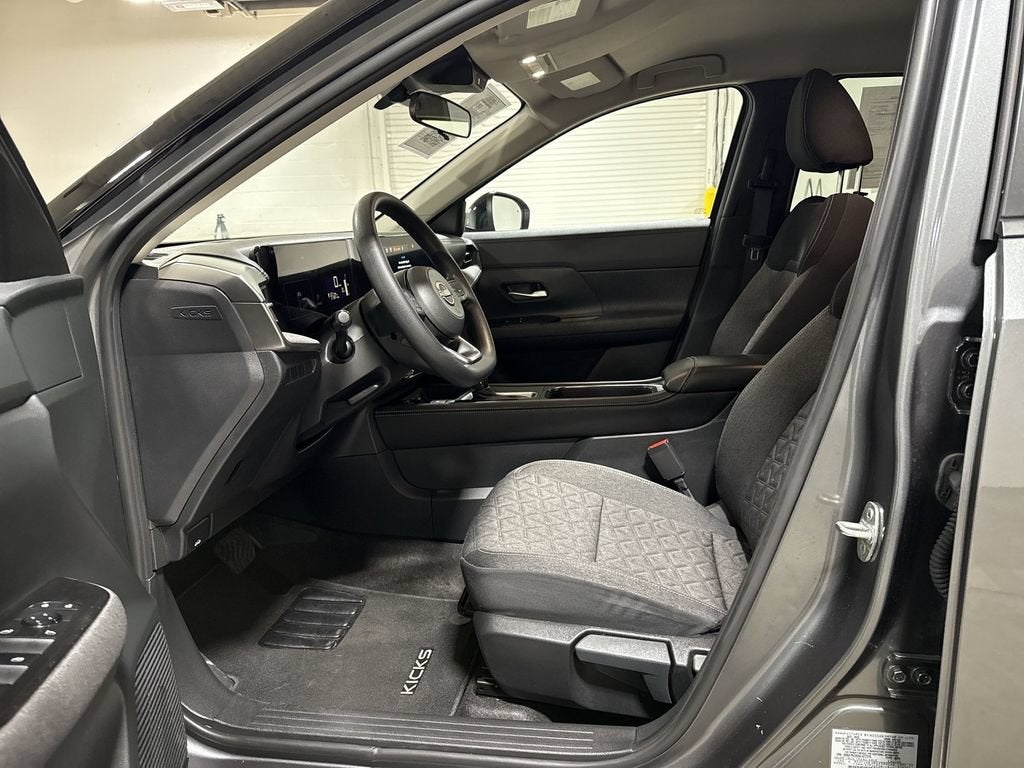 2025 Nissan Kicks SV