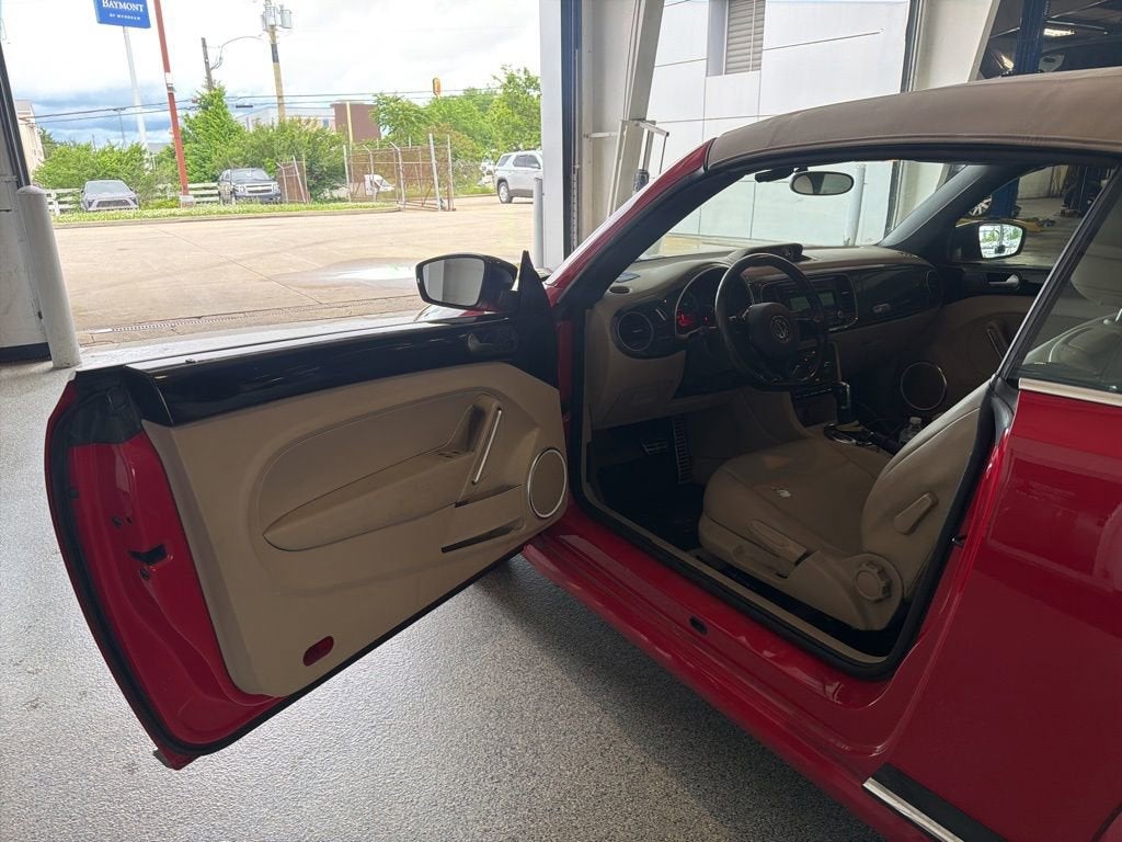 2013 Volkswagen Beetle Convertible 2.0T