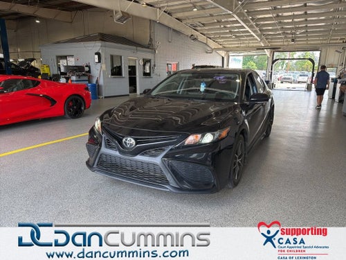 2022 Toyota Camry SE