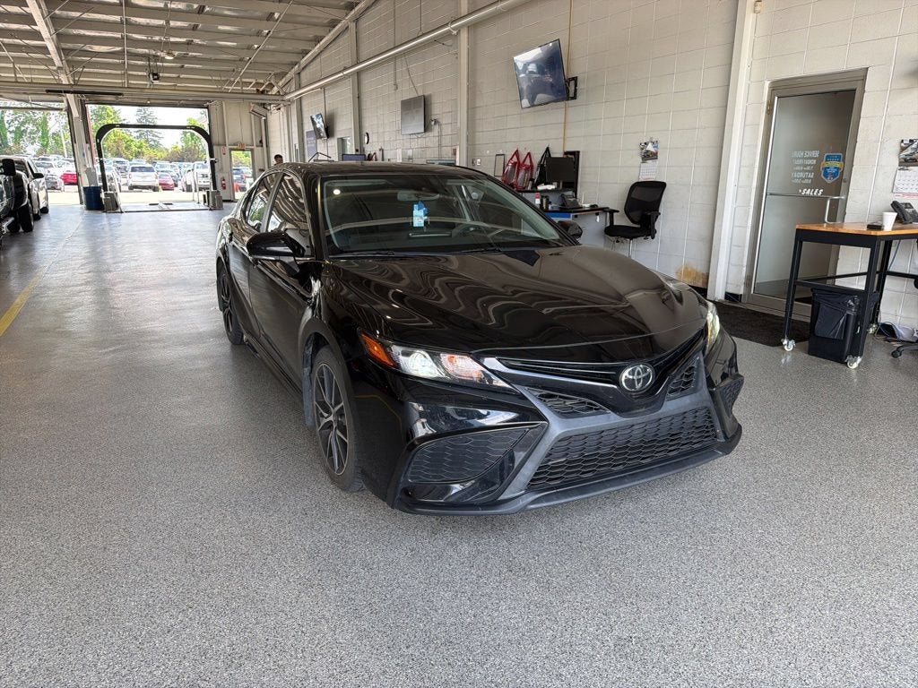 2022 Toyota Camry SE