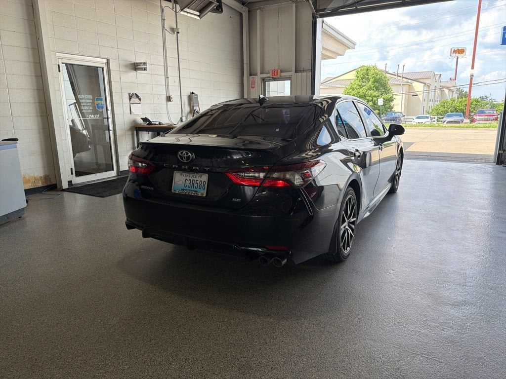 2022 Toyota Camry SE