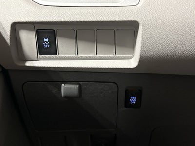 2017 Toyota Sienna LE Auto Access Seat