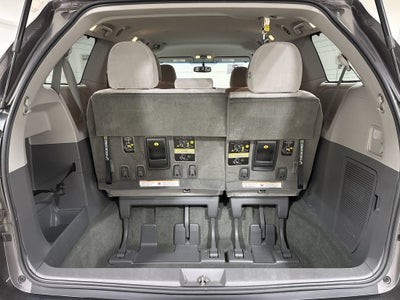 2017 Toyota Sienna LE Auto Access Seat