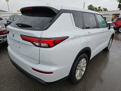2024 Mitsubishi Outlander ES