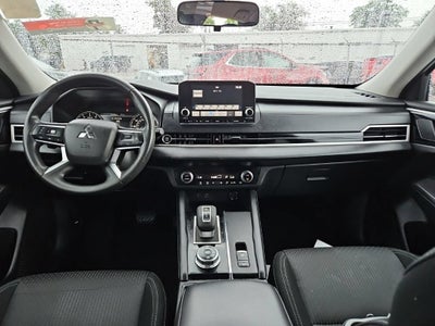 2024 Mitsubishi Outlander ES