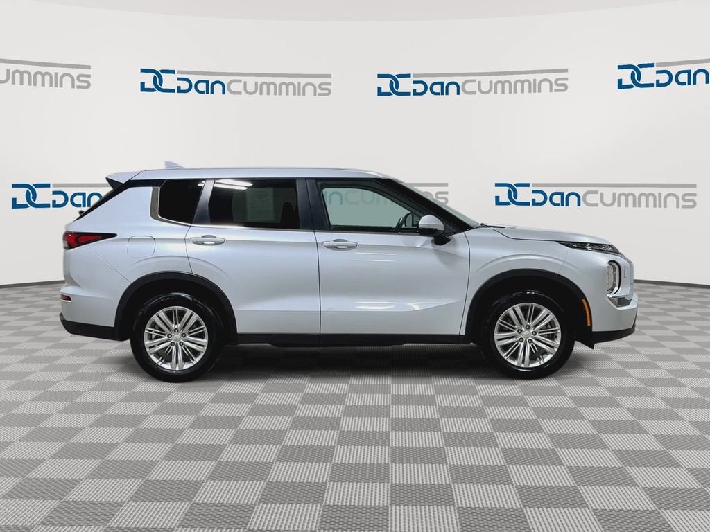 2024 Mitsubishi Outlander ES