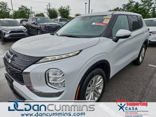 2024 Mitsubishi Outlander ES