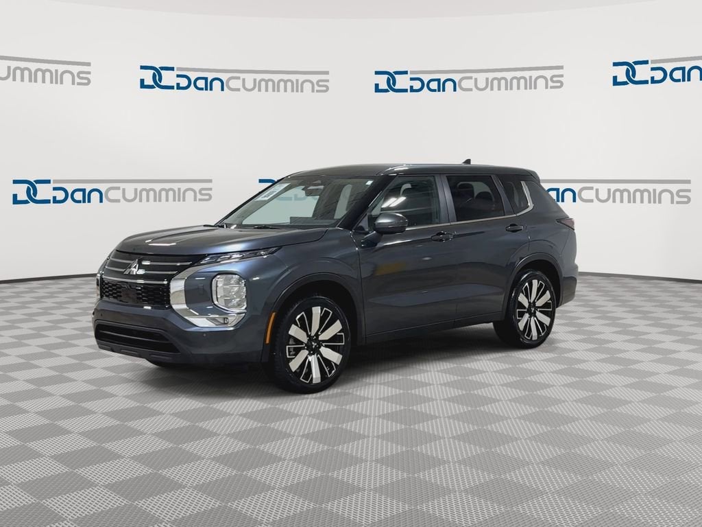 2025 Mitsubishi Outlander SE
