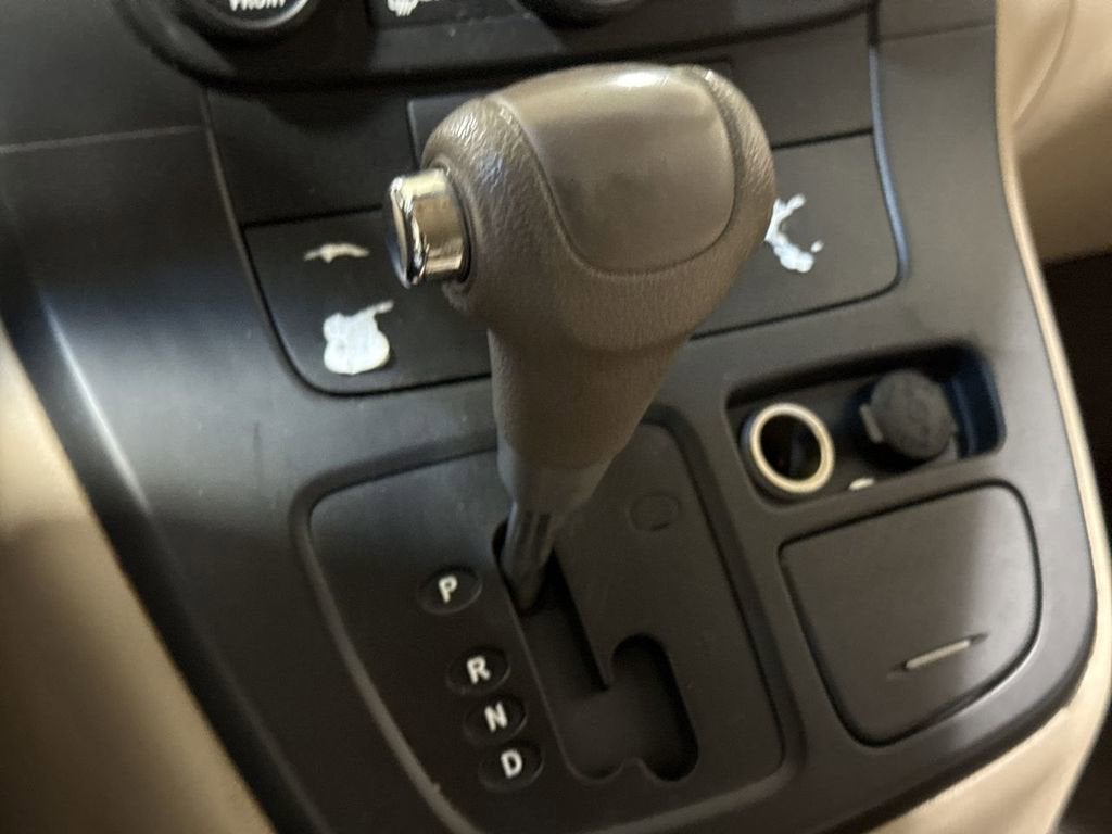 2010 Kia Sedona LX