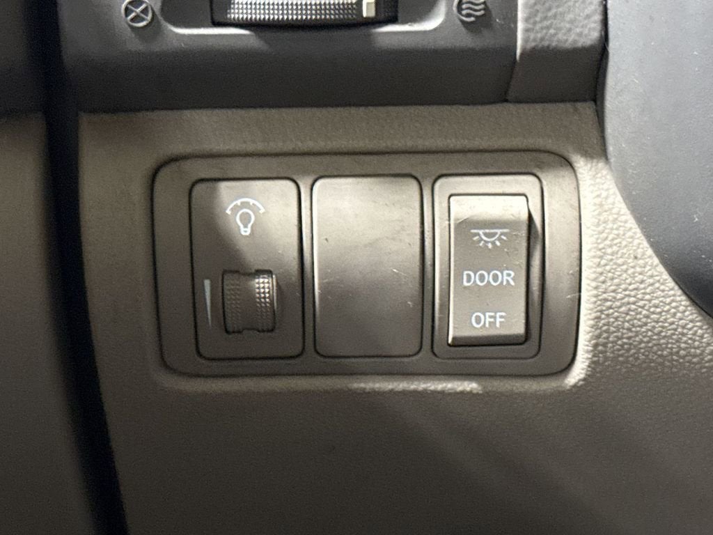 2010 Kia Sedona LX