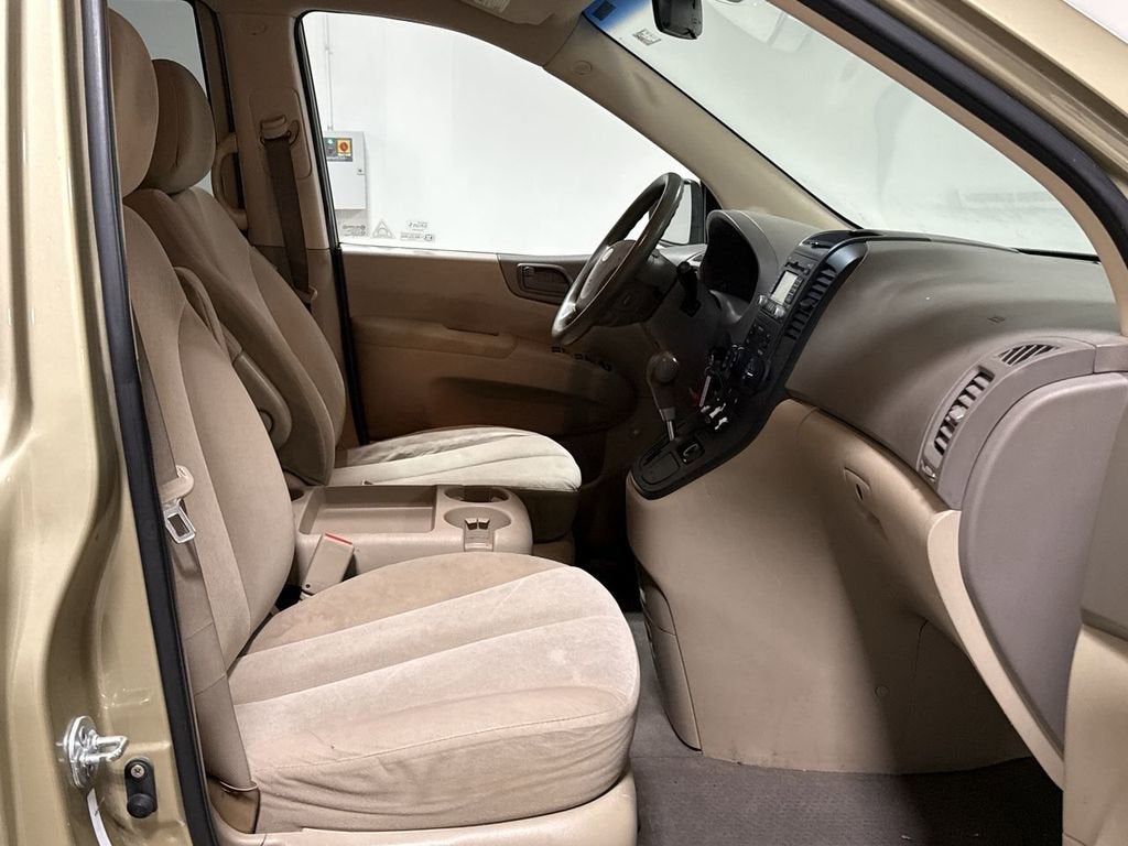 2010 Kia Sedona LX