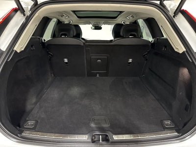 2023 Volvo XC60 Plus Bright Theme