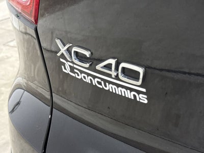 2023 Volvo XC40 Plus Bright Theme
