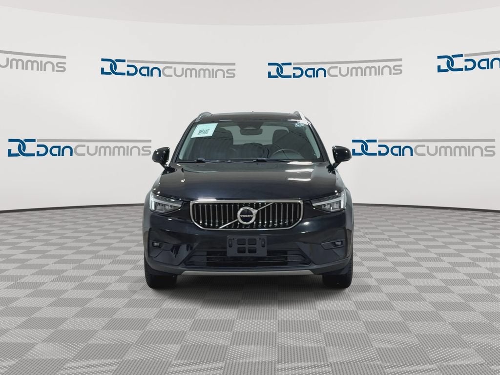 2023 Volvo XC40 Plus Bright Theme