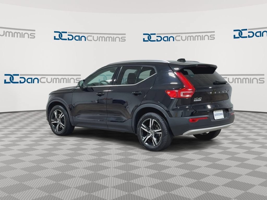 2023 Volvo XC40 Plus Bright Theme